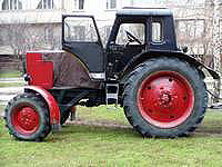 Old tractor in Kiev uses many mechanical seals